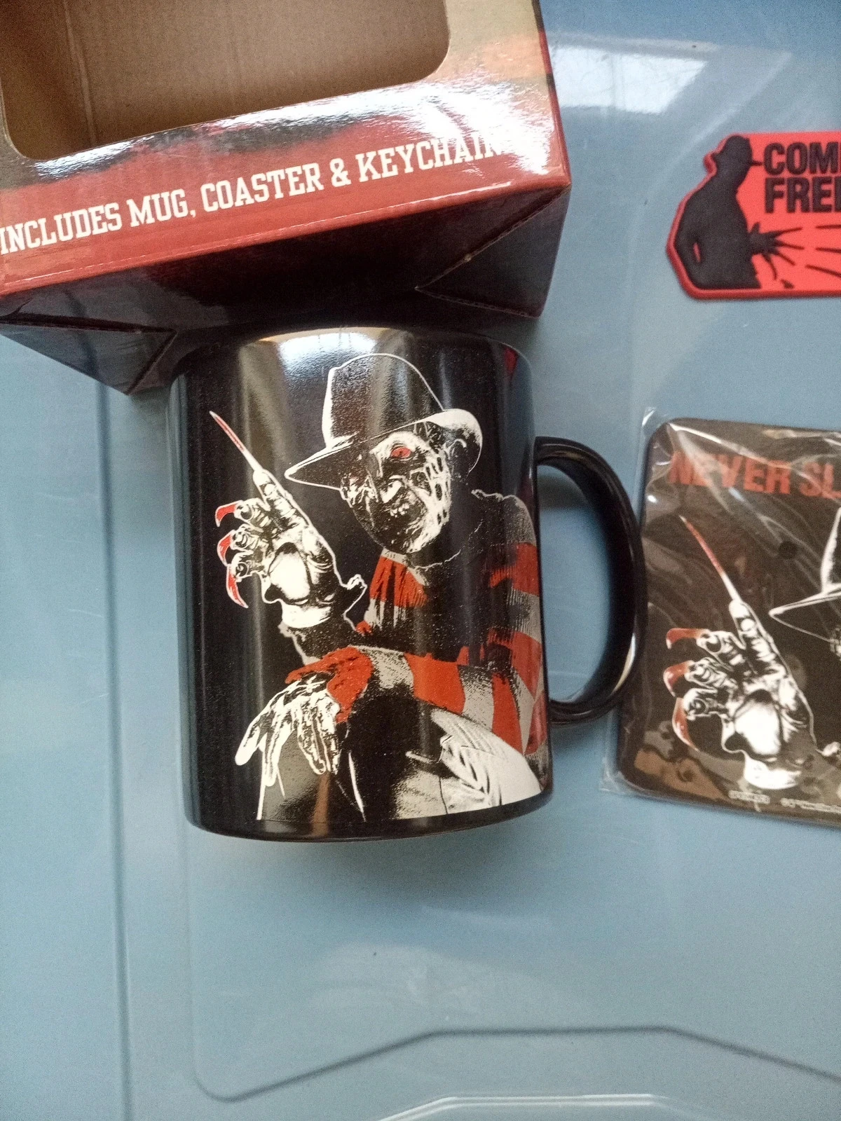 Titel: Freddy Krueger Cadeauset A Nightmare on Elm Street (Mok, Onderzetters, Sleutelhanger) – photo 2